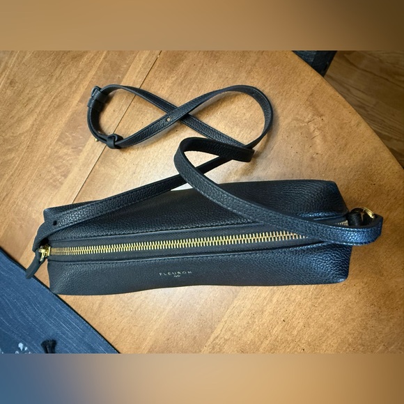 Fleuron Trinity in Noir - Picture 5 of 9